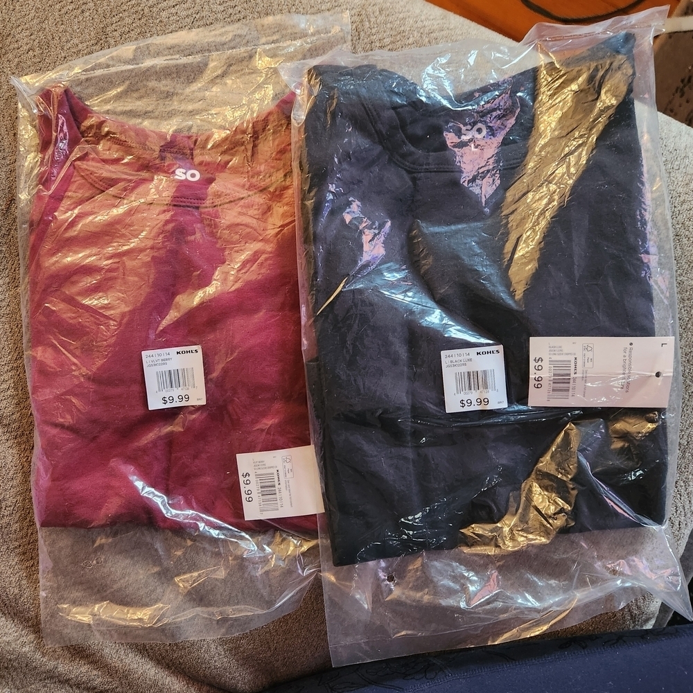 2 SO *Velvet Berry* and *Black Luxe* Cropped Long Sleeve T-Shirts